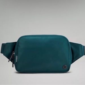 Lululemon Everywhere Belt Bag - Large - Green Jasper